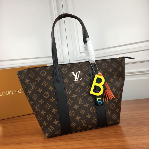 new luxury handbags chain shoulder bag 2019 personality style women handbasg,work is delicate, rival counters size:28-26-12cm m55170
new luxury handbags chain shoulder bag 2019 personality style women handbasg,work is delicate, rival counters size:28-26-12cm m55170