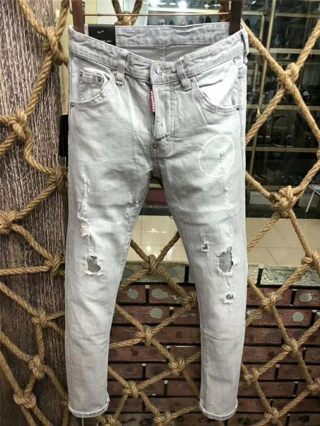 2020 new designer dsquared2 dsq2 d2 20ss men luxury denim jeans holes trousers pants biker jeans rock revival jeans 9197, Blue
2020 new designer dsquared2 dsq2 d2 20ss men luxury denim jeans holes trousers pants biker jeans rock revival jeans 9197, Blue