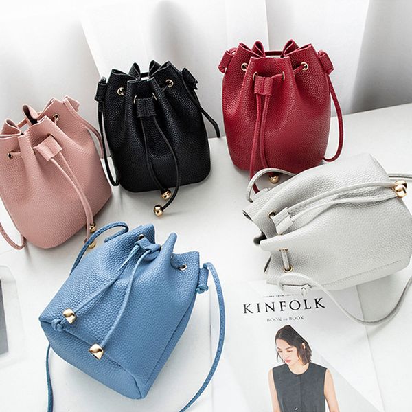 2019 fashion and shoulder spring summer messenger bag mini new bag bucket hand dgdup, Red;black
2019 fashion and shoulder spring summer messenger bag mini new bag bucket hand dgdup, Red;black