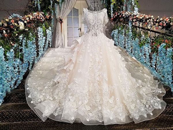 white lace ball gown wedding dresses hand made flower appliqued beaded vestido de novia plus size bridal dresses robe de mariée custom made
white lace ball gown wedding dresses hand made flower appliqued beaded vestido de novia plus size bridal dresses robe de mariée custom made