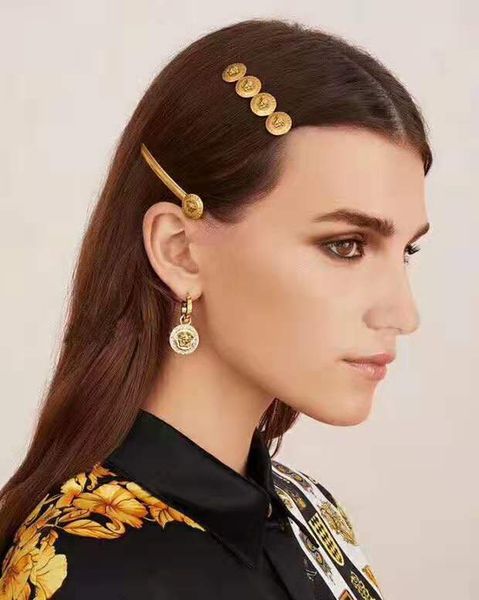 высокая quality18k гальваническим классические роскошные дизайнерские украшения женщин серьги и заколка для волос для женщин ювелирных издел, Silver
высокая quality18k гальваническим классические роскошные дизайнерские украшения женщин серьги и заколка для волос для женщин ювелирных издел, Silver