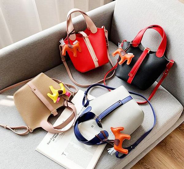 est brand ladies fashion litchi pattern handbag designer pony bucket bag contrast vegetable basket shoulder messenger bag ing
est brand ladies fashion litchi pattern handbag designer pony bucket bag contrast vegetable basket shoulder messenger bag ing
