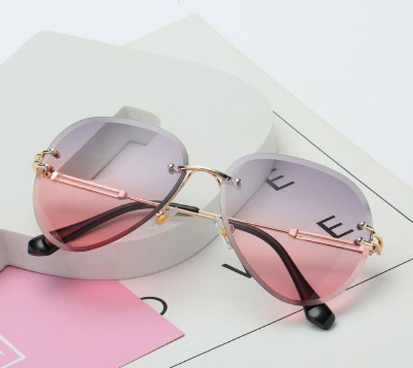 2019 new design vintage rimless pilot sunglasses women men retro cutting lens gradient sun glasses for female uv400, White;black
2019 new design vintage rimless pilot sunglasses women men retro cutting lens gradient sun glasses for female uv400, White;black