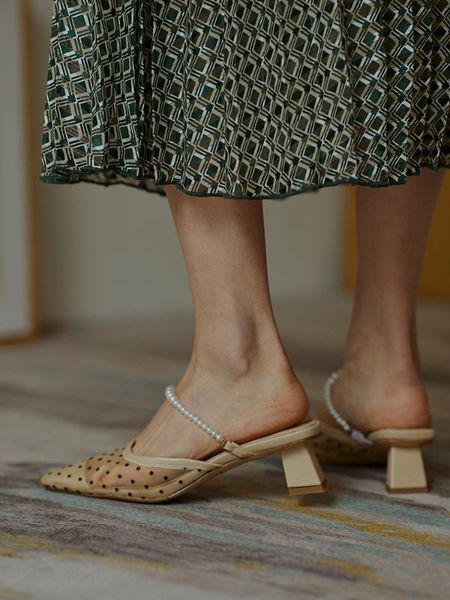 vintage square toe women lace mule shoes pearl chains decor summer slippers 4cm square heels women sandals mujer mesh chaussure, Black
vintage square toe women lace mule shoes pearl chains decor summer slippers 4cm square heels women sandals mujer mesh chaussure, Black