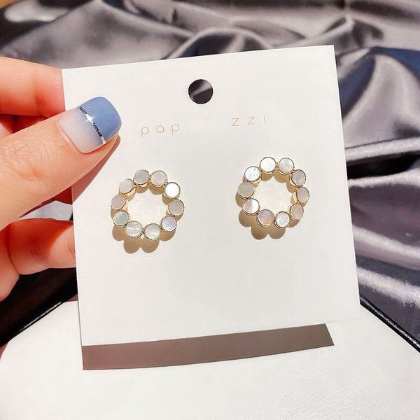 migga elegant natural shell circle round stud earrings fashion women statement jewelry gold color, Golden;silver
migga elegant natural shell circle round stud earrings fashion women statement jewelry gold color, Golden;silver
