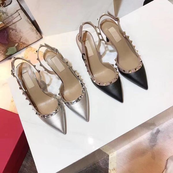 woman slippers sandals flat shoe real leather slides slippers sandals huaraches loafers scuffs for woman eu:35-42 hl1408 7-15, Black;red
woman slippers sandals flat shoe real leather slides slippers sandals huaraches loafers scuffs for woman eu:35-42 hl1408 7-15, Black;red
