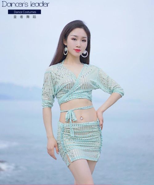 2020 new summer belly dance short skirt sequin suit dancewear practice clothes light green, Black;red
2020 new summer belly dance short skirt sequin suit dancewear practice clothes light green, Black;red