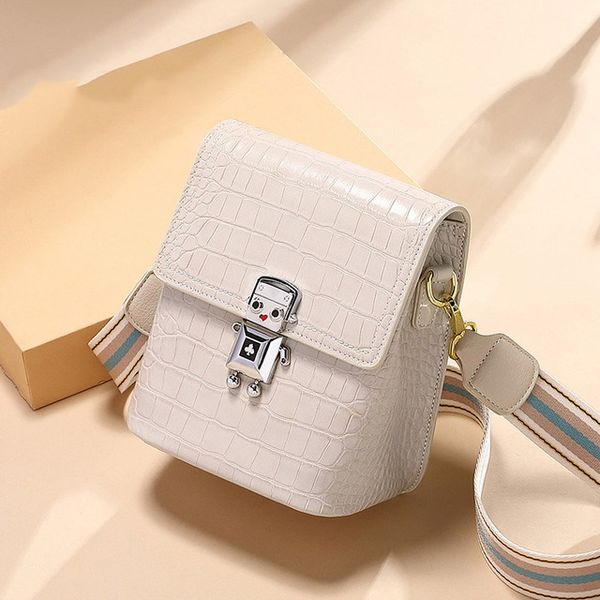 2020 new designer bags spring and summer wild fashion bucket bag shoulder design crossbody bag
2020 new designer bags spring and summer wild fashion bucket bag shoulder design crossbody bag