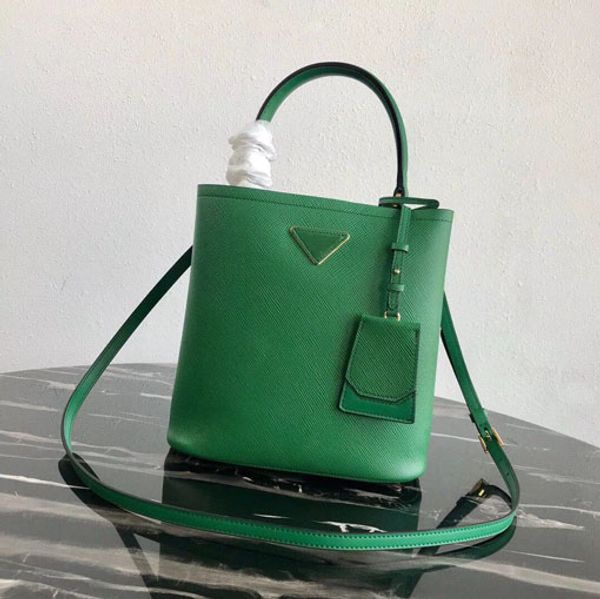 designer bag fashion leather palmprint stitching bucket handbag luxury show carrying basket women's bag retro leather bag
designer bag fashion leather palmprint stitching bucket handbag luxury show carrying basket women's bag retro leather bag