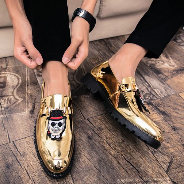 men dress shoes spring autumn brogue mens business wedding shoes glod black bright leather moccasins loafers
men dress shoes spring autumn brogue mens business wedding shoes glod black bright leather moccasins loafers