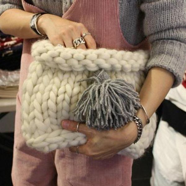 2019 winter women solid bag korea new popular handmade knitting thick cute wool ball ladies hand bag casual tote
2019 winter women solid bag korea new popular handmade knitting thick cute wool ball ladies hand bag casual tote