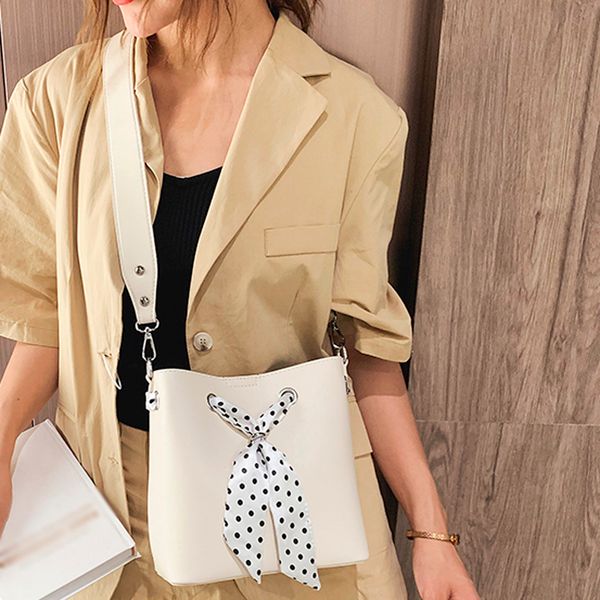fashion 2019 casual summer women leather handbag messenger shoulder bag satchel bucket beach simple bag
fashion 2019 casual summer women leather handbag messenger shoulder bag satchel bucket beach simple bag
