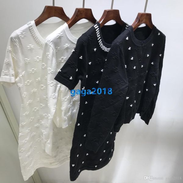 high end женщины девушки вязать платье набор бомбардировщик кардиган жаккардовый жемчуг круглый вырез с длинным рукавом bodycon юбка мода ди, White
high end женщины девушки вязать платье набор бомбардировщик кардиган жаккардовый жемчуг круглый вырез с длинным рукавом bodycon юбка мода ди, White