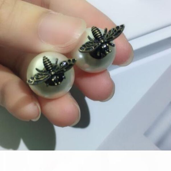 fashion retro copper bee pearl retro dual-use female simple trend earrings ear clip jewelry accessories, Gray
fashion retro copper bee pearl retro dual-use female simple trend earrings ear clip jewelry accessories, Gray