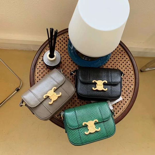 2020 женщины посланника сумки из натуральной кожи мода воды змея шаблон сумки lady плеча сумки crossbody серпантин сумка
2020 женщины посланника сумки из натуральной кожи мода воды змея шаблон сумки lady плеча сумки crossbody серпантин сумка