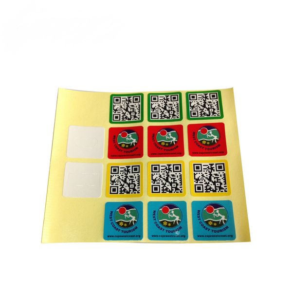 2019 Custom Vinyl Sticker Matt Lamination Pet Adhesive Sticker Printing Die Cut Sticker Label Rolled Packed