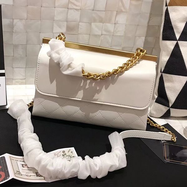 2020 AAAA quilted shoulder bag double flap chain bag luxury designer leather handbags high quality famous brand women bags crossboday purses
2020 AAAA quilted shoulder bag double flap chain bag luxury designer leather handbags high quality famous brand women bags crossboday purses