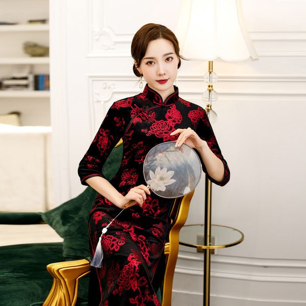 autumn gold velvet long cheongsam retro style stand collar three quarter sleeve bronzing performance cheongsam modern qipao, Red
autumn gold velvet long cheongsam retro style stand collar three quarter sleeve bronzing performance cheongsam modern qipao, Red