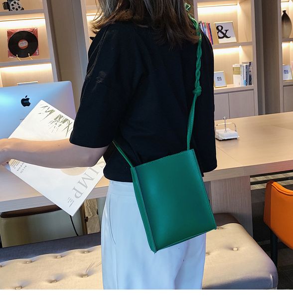 women 2019 new spring and summer personalized chain cute braided chain bag shoulder slung transparent small square bag women
women 2019 new spring and summer personalized chain cute braided chain bag shoulder slung transparent small square bag women