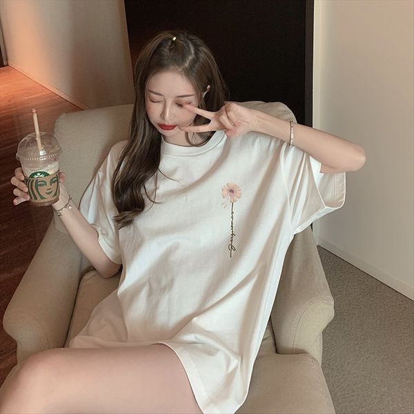 summer 2020 personalized daisy embroidery loose medium and long round collar short sleeve lower body disappears all-match t-shirt embroidery, White
summer 2020 personalized daisy embroidery loose medium and long round collar short sleeve lower body disappears all-match t-shirt embroidery, White