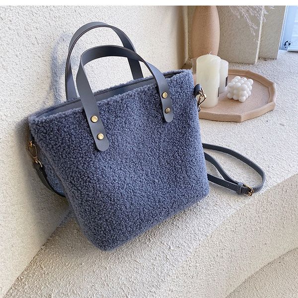 casual large capacity plush totes designer women handbags luxury faux fur shoulder crossbody bags ladies big buckets bags purses
casual large capacity plush totes designer women handbags luxury faux fur shoulder crossbody bags ladies big buckets bags purses