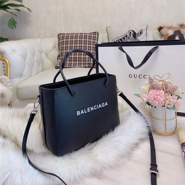 r womens handbags purse ladies composite tote leather clutch shoulder bags female designer purse wallet good quality
r womens handbags purse ladies composite tote leather clutch shoulder bags female designer purse wallet good quality