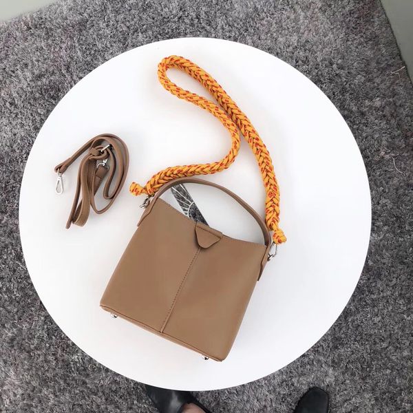 casual weaving belt pu leather bags for women bucket bag leather handbags shoulder crossbody bags for women clutch purse 2019
casual weaving belt pu leather bags for women bucket bag leather handbags shoulder crossbody bags for women clutch purse 2019