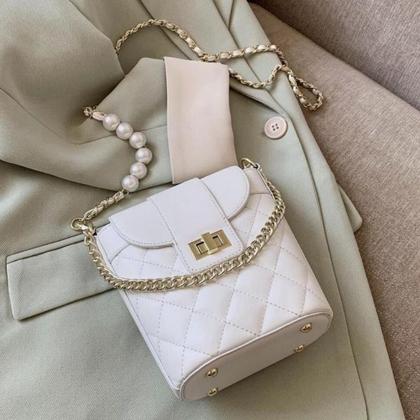 lattice tote bucket bag 2020 fashion new high-quality pu leather women's designer handbag pearl chain shoulder messenger bag
lattice tote bucket bag 2020 fashion new high-quality pu leather women's designer handbag pearl chain shoulder messenger bag