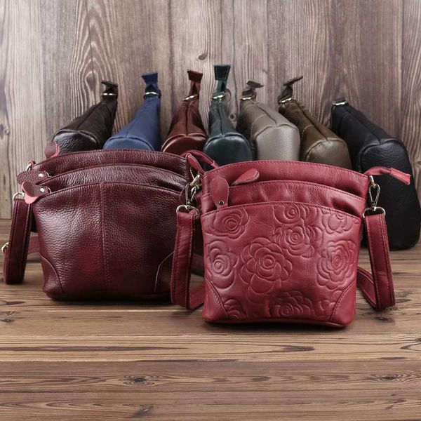 2020 new genuine leathermen's shoulder bag retro style layer cowhide rose pattern messenger bag
2020 new genuine leathermen's shoulder bag retro style layer cowhide rose pattern messenger bag