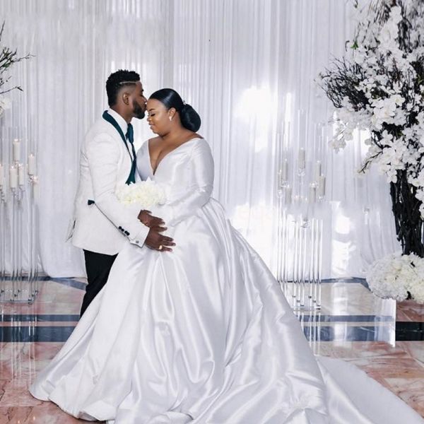 white satin long sleeve plus size african wedding dresses ball gowns bridal 2019 deep v-neck draped south party dress for bride black girls
white satin long sleeve plus size african wedding dresses ball gowns bridal 2019 deep v-neck draped south party dress for bride black girls