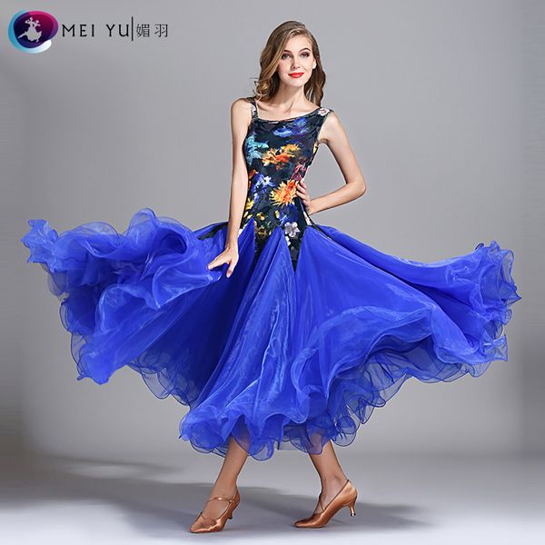 stage wear 2021 lady ballroom dancing dress long female modern dance suit national standard costume my793, Black;red
stage wear 2021 lady ballroom dancing dress long female modern dance suit national standard costume my793, Black;red
