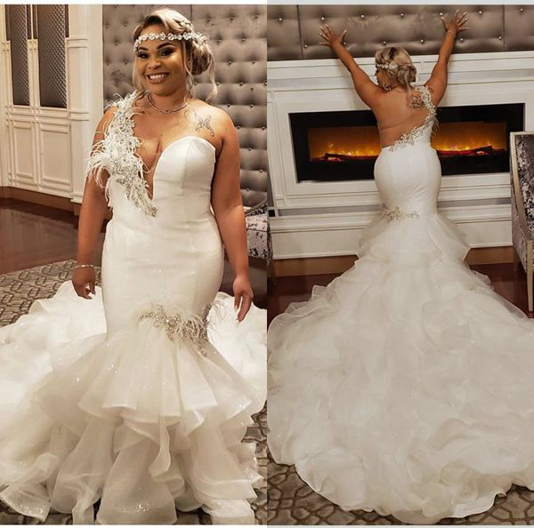 2020 plus size wedding dresses one shoulder feather crystal tiered skirts mermaid wedding gowns court train custom made country bridal dress, White
2020 plus size wedding dresses one shoulder feather crystal tiered skirts mermaid wedding gowns court train custom made country bridal dress, White