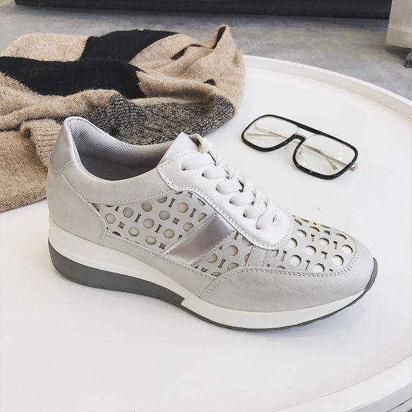 2019 flat platform sneakers women autumn winter brand designer casual lightweight ladies shoes hollow dot design y200424, Black
2019 flat platform sneakers women autumn winter brand designer casual lightweight ladies shoes hollow dot design y200424, Black