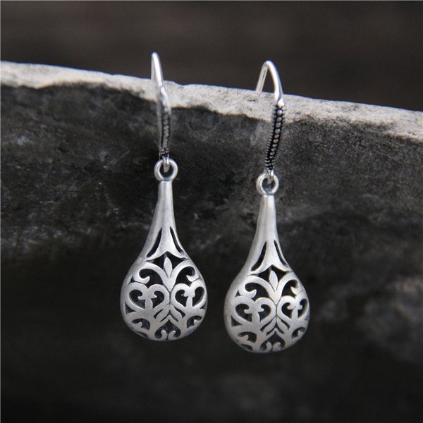 2018 limited brinco water droplets form hollow out the earrings thai national wind restoring ancient ways of earring allergy, Golden;silver
2018 limited brinco water droplets form hollow out the earrings thai national wind restoring ancient ways of earring allergy, Golden;silver