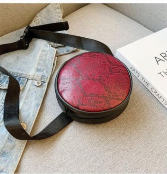 women snake print waist bag fanny packs barrel shaped belt bag serpentine leather chest handbag 
women snake print waist bag fanny packs barrel shaped belt bag serpentine leather chest handbag
