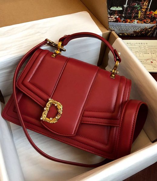 2019 new baroque tyle quot amore quot lady leather letter handbag pearl rivet ingle houlder tote me enger leather bulkhead large capac
2019 new baroque tyle quot amore quot lady leather letter handbag pearl rivet ingle houlder tote me enger leather bulkhead large capac