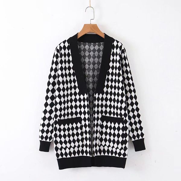 2019 fashion women chic plaid black and white pockets v-neck long sleeve cardigan ladies casual warm knitted famale sweater
2019 fashion women chic plaid black and white pockets v-neck long sleeve cardigan ladies casual warm knitted famale sweater