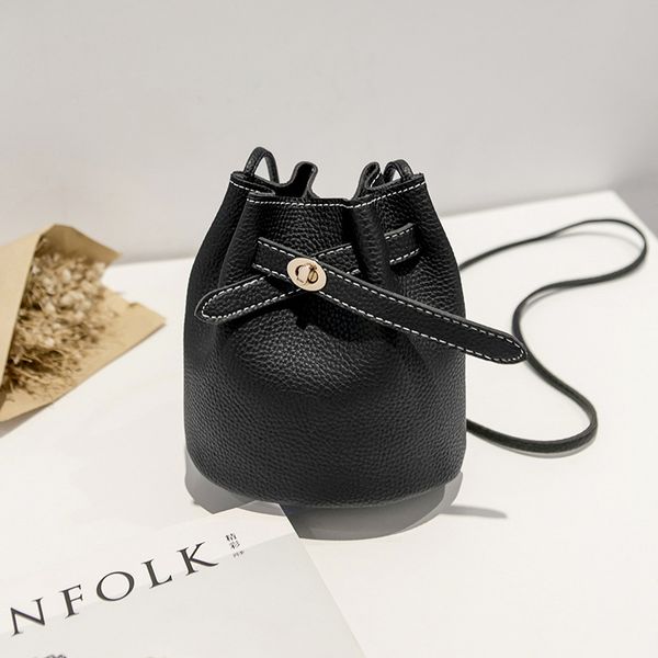 women's bag litchi pattern bucket type pumping core shoulder bag 2020 korean version of the new messenger
women's bag litchi pattern bucket type pumping core shoulder bag 2020 korean version of the new messenger