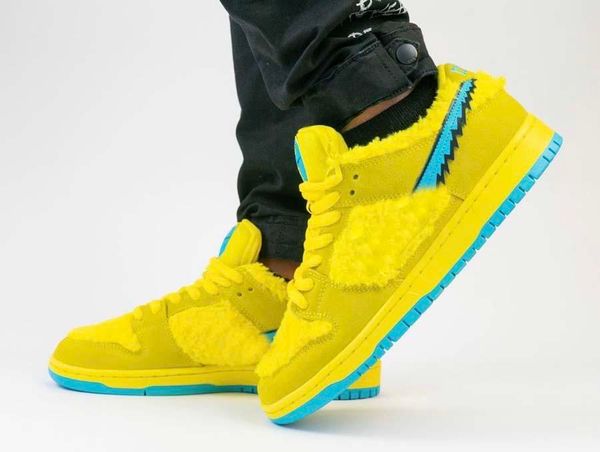 grateful dead x sb dunk low yellow bear running shoes yellow blue fury upper suede skateboarding shoes sports sneakers
grateful dead x sb dunk low yellow bear running shoes yellow blue fury upper suede skateboarding shoes sports sneakers