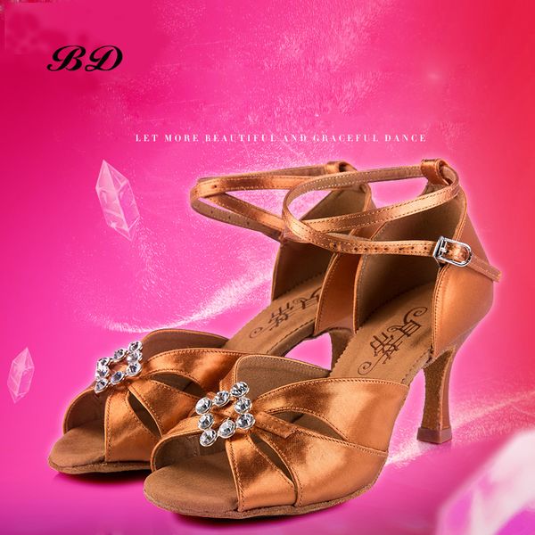 drilling sports dance shoes women rhinestone handmade bd 258 ballroom latin shoes ballroom girl student shoe sandals high heels
drilling sports dance shoes women rhinestone handmade bd 258 ballroom latin shoes ballroom girl student shoe sandals high heels