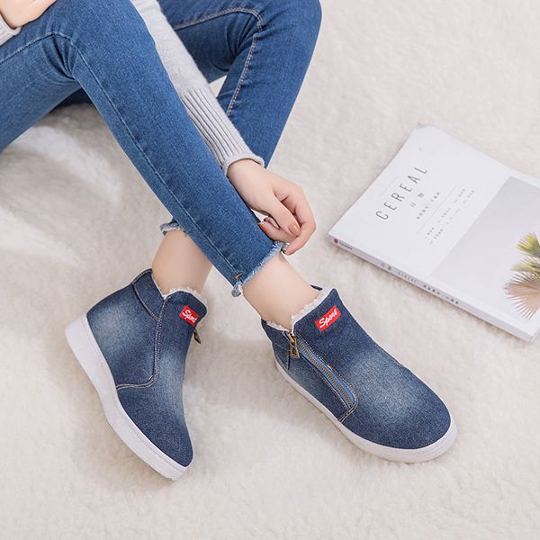 new style winter snow thick women's shoes denim cotton-padded shoes side chain large size flat warm, Black
new style winter snow thick women's shoes denim cotton-padded shoes side chain large size flat warm, Black