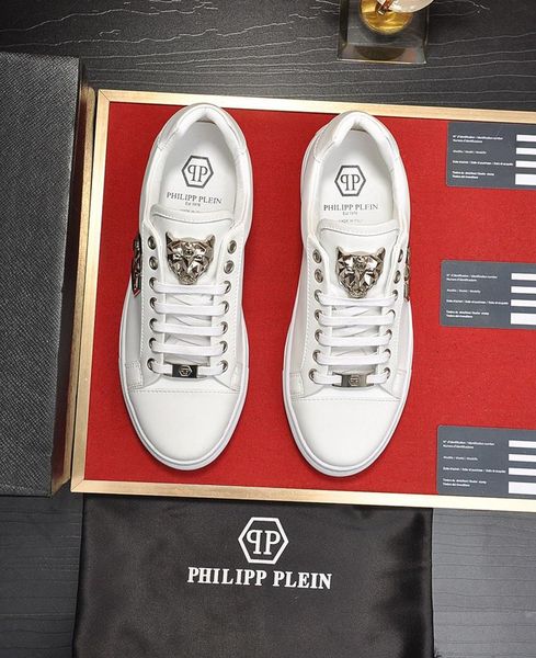 new luxury men's luxury casual sneakers fashion brands four seasons design style leather upper skull decoration lkyj, Black
new luxury men's luxury casual sneakers fashion brands four seasons design style leather upper skull decoration lkyj, Black