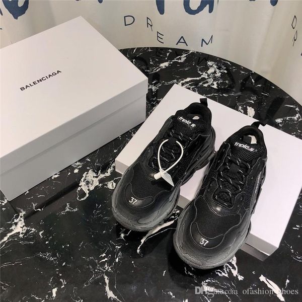 2019 multi luxury de igner triple low old dad neaker combination ole couple fa hion brand ca ual hoe ize 35 45
2019 multi luxury de igner triple low old dad neaker combination ole couple fa hion brand ca ual hoe ize 35 45