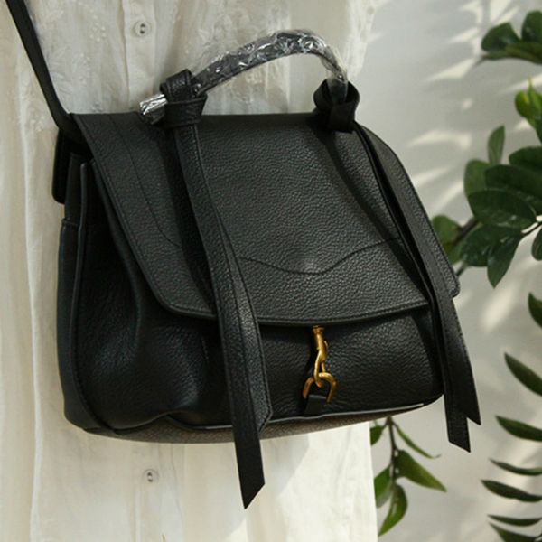 2020 new simple solid color large capacity messenger bag female shoulder handbag casual wild leather female bag
2020 new simple solid color large capacity messenger bag female shoulder handbag casual wild leather female bag
