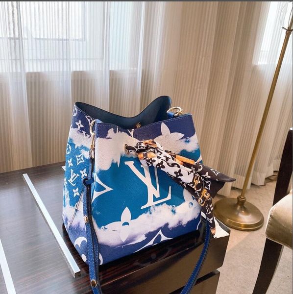 fashion classic luxury ladies personality large capacity bucket bag shoulder bag exquisite ladies crossbody bag fashion exquisite backpack
fashion classic luxury ladies personality large capacity bucket bag shoulder bag exquisite ladies crossbody bag fashion exquisite backpack