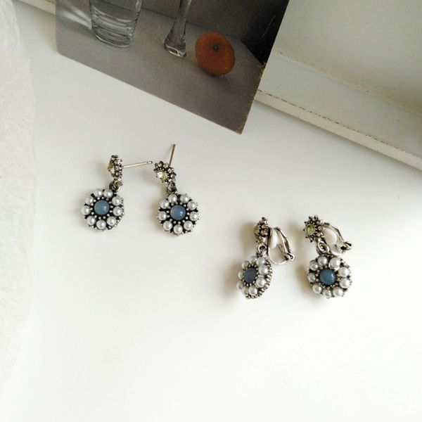 korea vintage palace style simple rhinestones imitation pearl round clip earrings fashion temperament ladies jewelry accessories, Silver
korea vintage palace style simple rhinestones imitation pearl round clip earrings fashion temperament ladies jewelry accessories, Silver