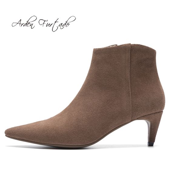 fashion women's shoes in winter 2019 pointed toe stilettos heels short boots women's boots zipper pure color concise mature, Black
fashion women's shoes in winter 2019 pointed toe stilettos heels short boots women's boots zipper pure color concise mature, Black