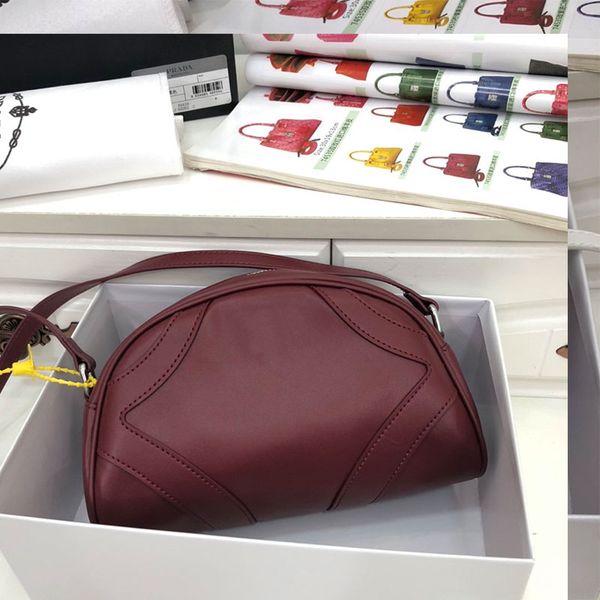 2020 women handbags crossbody messenger shoulder bags chain bag good quality leather purses ladies handbag
2020 women handbags crossbody messenger shoulder bags chain bag good quality leather purses ladies handbag