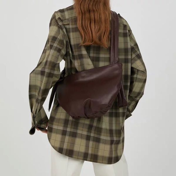 big bag female 2020 new niche fashion design soft leather pleated shoulder bag street fashion messenger clutch alexa
big bag female 2020 new niche fashion design soft leather pleated shoulder bag street fashion messenger clutch alexa