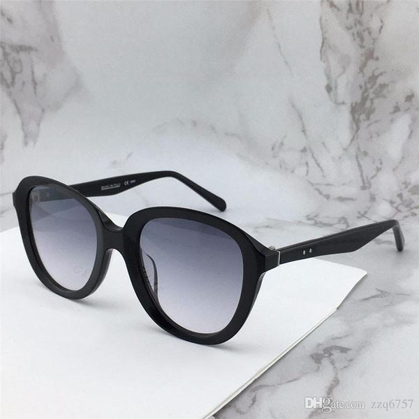 simple fashion style square frame design men and women with sunglasses outdoor anti - uv protection eyewear with original box 41448, White;black
simple fashion style square frame design men and women with sunglasses outdoor anti - uv protection eyewear with original box 41448, White;black